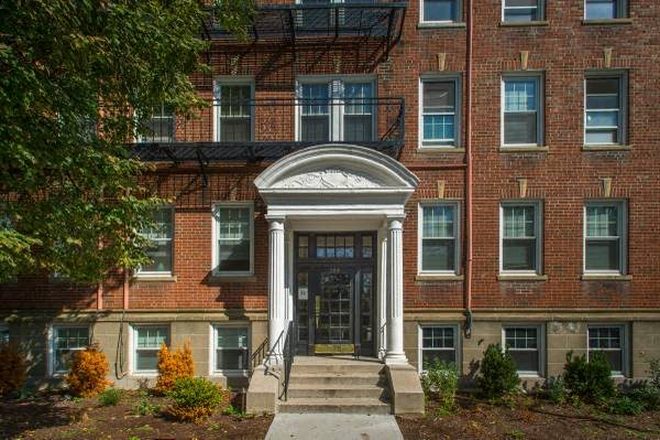 hubrealtyproperties.com - Beautiful 2 bedroom in charming brownstone, close to campus