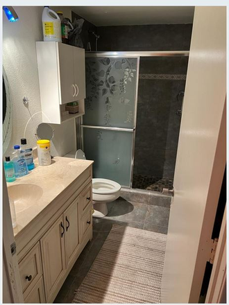 bathroom - 2 towels provided - Land's End - excellent living space/proximity to FAU