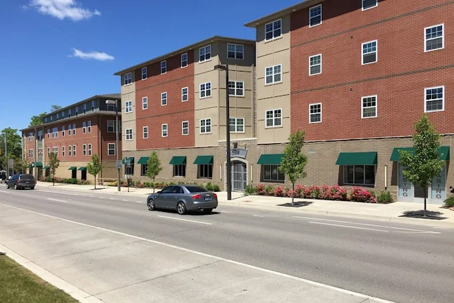 Outside street - Sublease for 3 Month