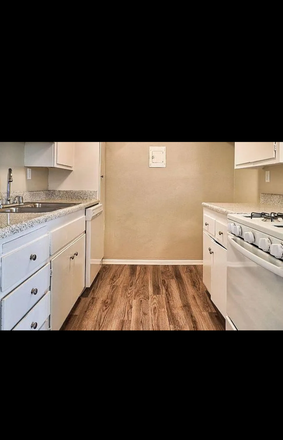 kitchen - Dwell Apartments, close to campus