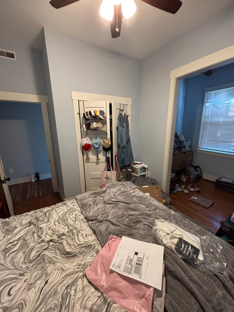 Bedroom with Closet - Room Sublease, House near campus