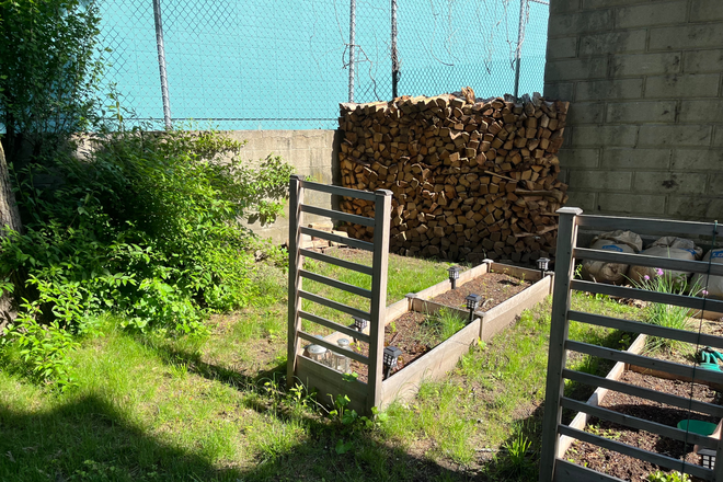 Raised Beds for tenant use - 33 Valley St #2 Triplex