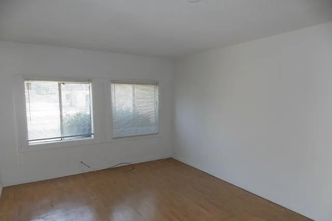 Living Room with view to the front of the house - The Green House