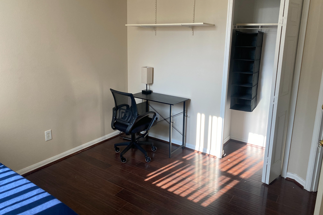 Angle 2 - Private Room near UCF (House)