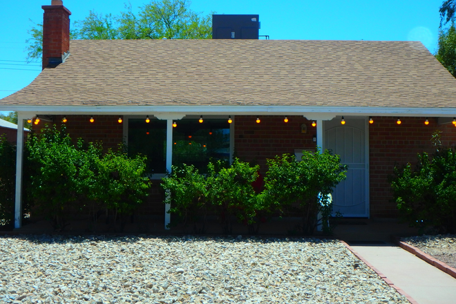front of Happy Hampton - 🌵 Charming Red Brick Home for Rent in Jefferson Park Historic District!🌵