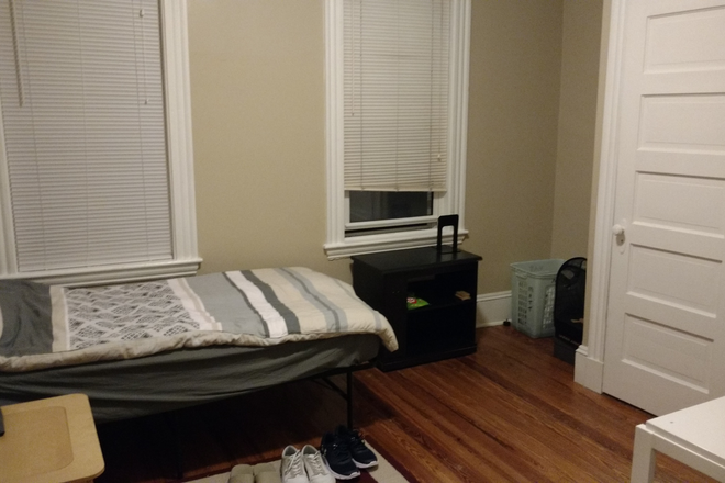 Bedroom - Furnished Room near HARVARD UNIVERSITY and MIT/KENDALL