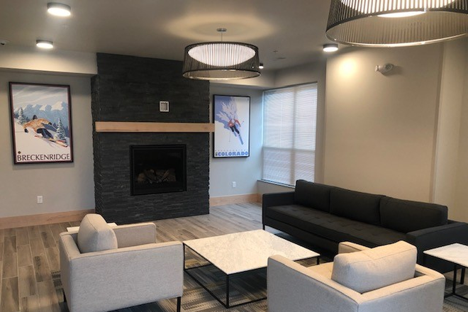 Lobby - Breckenridge Apartments