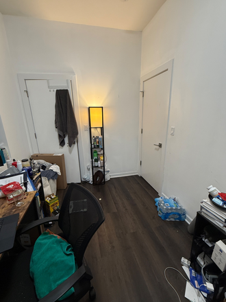 Bedroom - 1352 West Taylor Apartments
