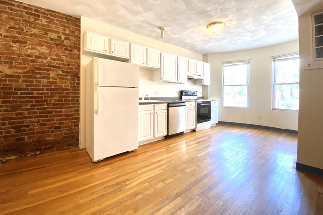 2 bed - SEPT 2025 | Spacious Huntington Ave 2-3 Bed | Onsite Laundry | Exposed Brick Apartments