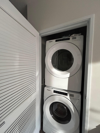 Washer / Dryer - Landmark on Grand River - right on campus!