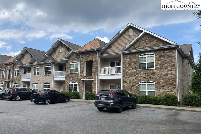 building - 2 bedroom, 2 bath condo 190 Eli Hartley Dr.