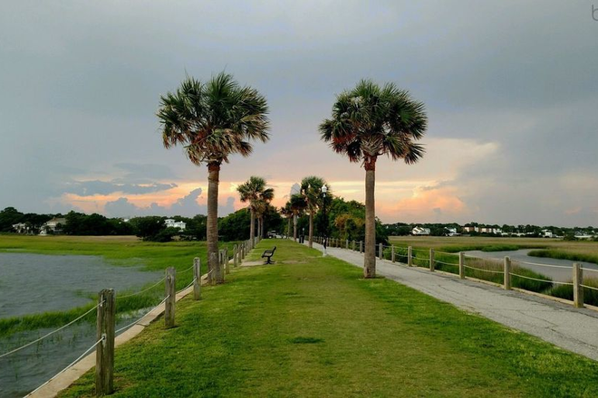 Property is under renovations - Please contact directly for more information! - Old Village Townhouse - 2 mi to Sullivan's Island; 1 mi to Shem Creek