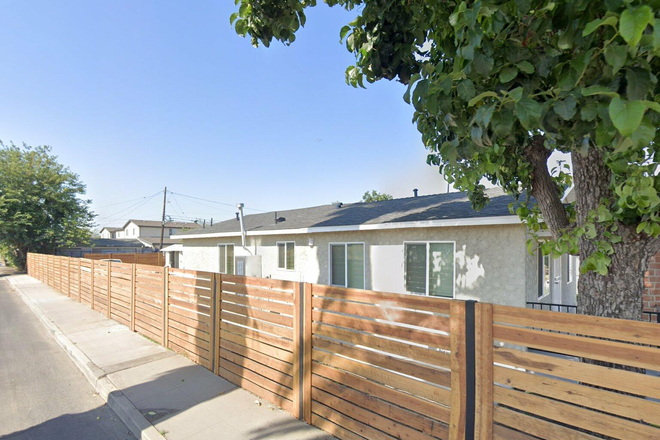 Exterior View - 4 bedroom house, close to campus