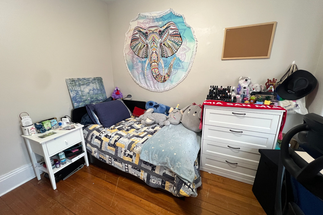 Bedroom - 612 Columbus Avenue Summer 1 Sublet