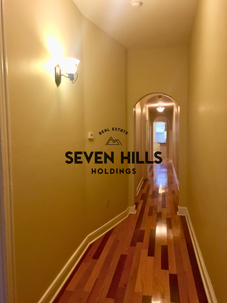 Hallway - 1114 W Clay St House