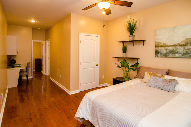 Furnished Single Rooms - SECOND FLOOR AFFORDABLE FURNISHED SINGLE ROOM  ,PRIVATE BATH,STUDENT HOUSING AT HOPKINS VIEW Townhome