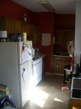 living - LOCATION!! LARGE 3 BED WITH HEAT/HOT WATER, NO BROKER FEE! 9/1/26!!