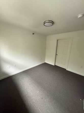 Bedroom - Marshall Park Townhomes, single room with private bathroom less than 10 min walk to campus