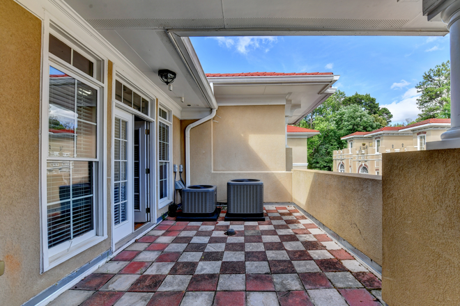 Roof Top - Clifton height Condo