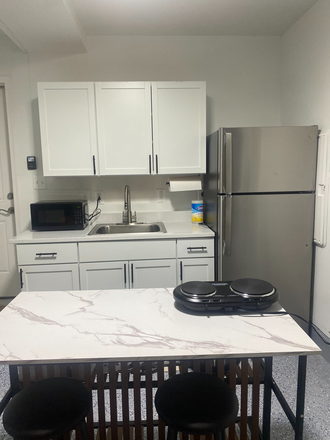 Multi-Purpose room - Grad Student Dream Spot – Private In-law Suite 1 bed/1bed, All Utilities Included!, Apartments