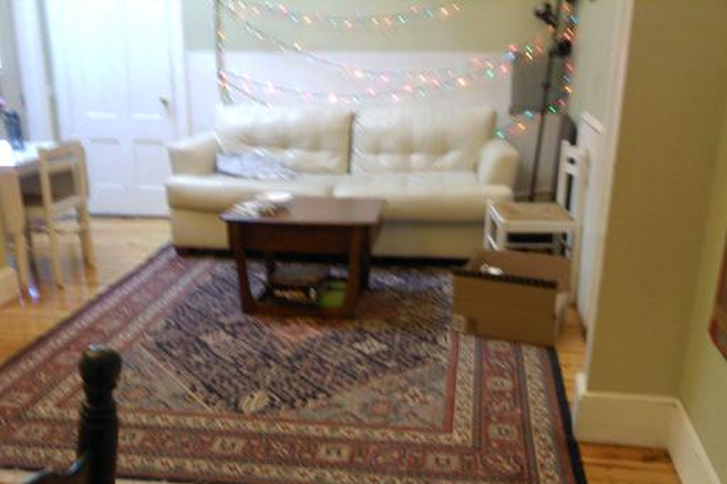 Living room - For rent  3 bed apt. 6 minute walk to Soldiers Arch