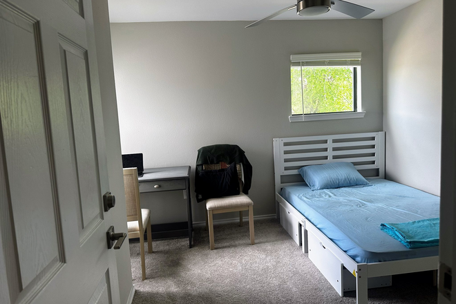 Private Bedroom - Private Bedroom & Bath in 4BR Apartment | Close to OleMiss and Square | OUT Bus Stop