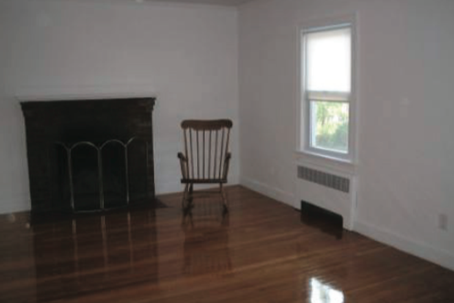 Living Room - RENT FOR 2025-2026 ~~93-95 Undine Rd. House