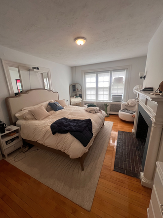 a - Enormous unit Condo