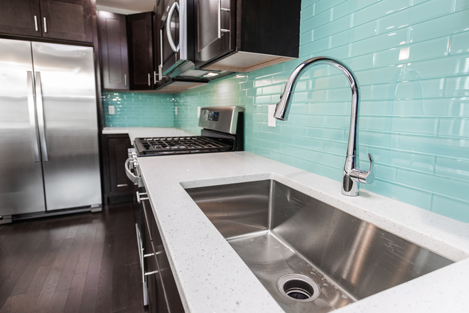 Call NOW for showings! 617-236-8600 - FULTON ST - MEDFORD AREA TOWNHOUSE 4BR W/ 4.5 BATHS, IN UNIT W/D, PRKNG AVAIL OR *6/1/2026*