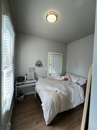 bedroom - Prime Location! Renovated House Near Pearl Street and a Short Walk to Campus
