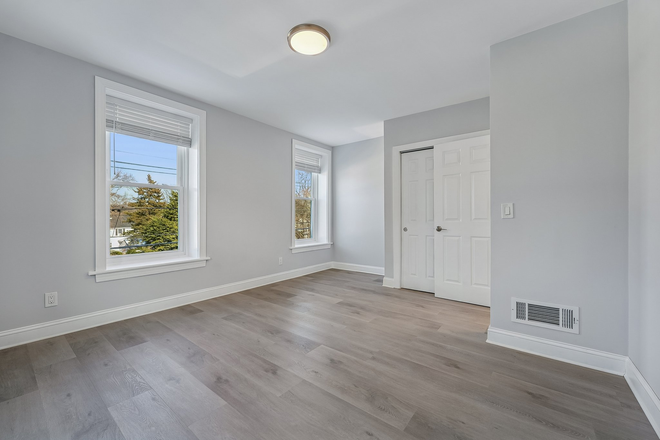 bedroom - 4BR home-Leigh Ave-Princeton