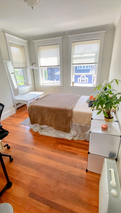 Bedroom available - 11 Quint Ave - Private Bedroom Apartments