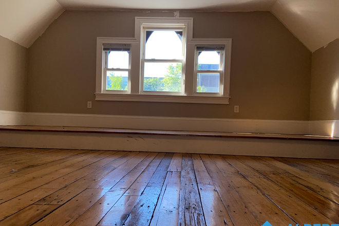 Living Room - Top Floor 7 Bedroom on Quiet Dead End Street in The Hill Apartments