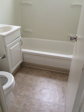 Bath - Prime Location 2-Bedroom Apartment Near CU & 28th Street