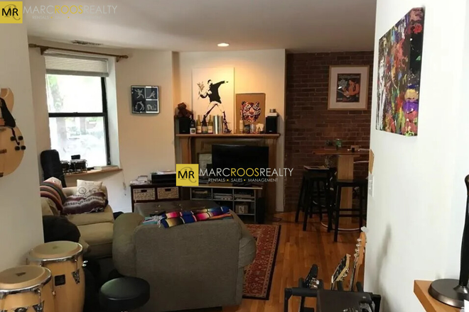 Call NOW for showings! 617-236-8550 - GAINSBOROUGH ST - 2 FLOOR DUPLEX 2BR/1BA IN SYMPHONY AVAIL *9/1/2026* W/ IN UNIT W/D, DINING RM! Condo