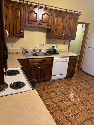 kitchen - TIME SENSITIVE: Looking for 2 housemates! Nice building near Tufts gym!