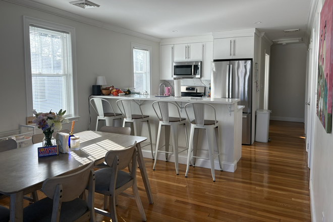 OPEN CONCEPT Living Room/Kitchen - 2 PARKING SPOTS INCLUDED - HUGE 4 BED/2.5 BATH UNIT Apartments