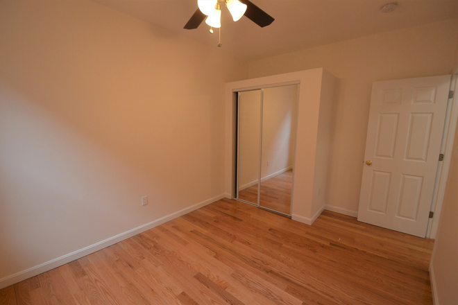 Bedroom - Walk to class in minutes! Apartments