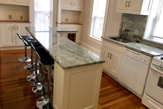 kitchen - Center of Northampton Apartments