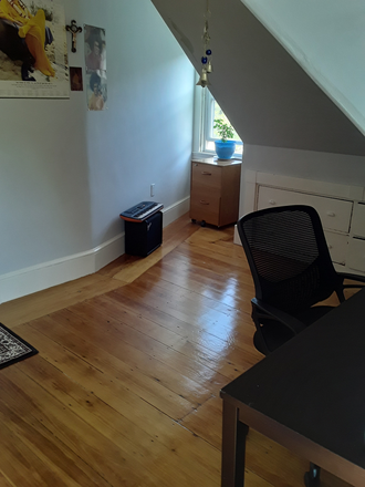 Room pic 1 - GRAD STUDENT COMMUNITY LIVING at TRINITY HOUSE, in walking distance to BC!