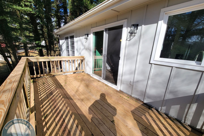 Photo - Adorable and Spacious Ranch Close to Town! House