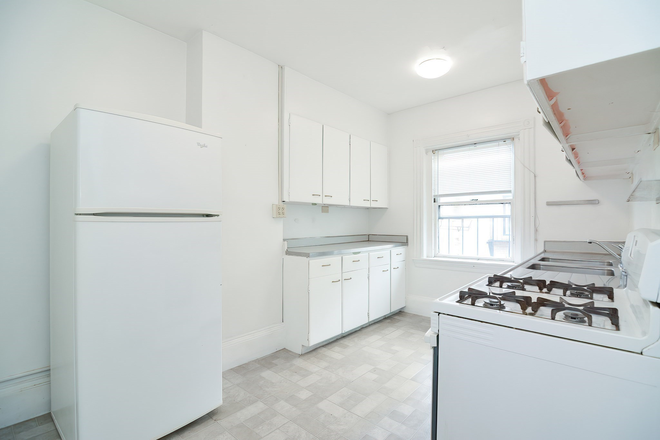 Kitchen - Stunning Fenway 4-Bedroom with High Ceilings! Avail. 9/1! Apartments