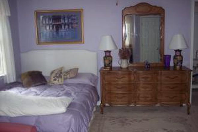 Room - Master Bedroom Suite with Kitchenette for W&M students, all utilities included in rent. House