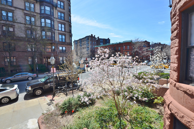 View From Building - Cozy Studio Back Bay Avail 9/1 *Landlord Pays 50% Broker Fee. Half Month Security Deposit* Apartments