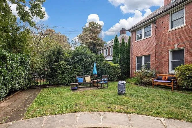 front yard - Stunning Efficiency House
