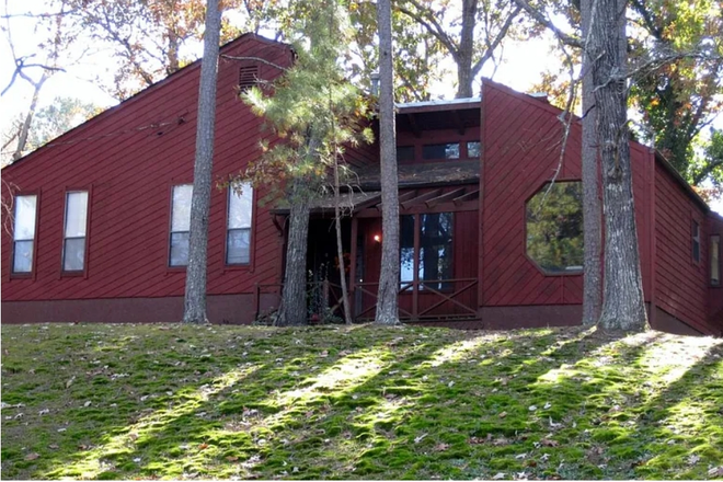 Front of the House - 257 Castleair Dr House