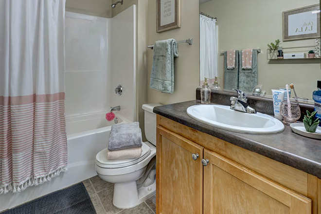 Bathroom - Apartment close to campus