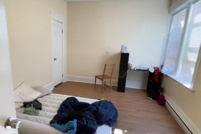 Bedroom #1 - Charming 2-bedroom, 1-bath apartment located in the heart of Huntington Ave, 2-3 walk from E Line.