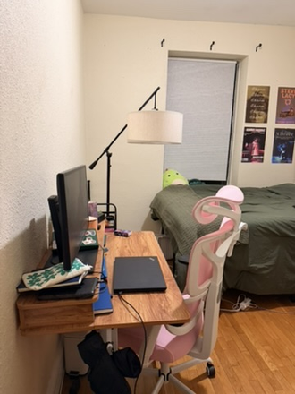 Bedroom - Spacious Room Right Next to Campus