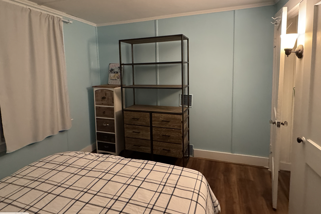 bedroom 2 - Quiet Cottage by the lake Apartments